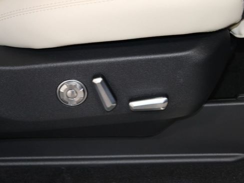 New 2027 Lincoln Navigator L Reserve RWD image 30
