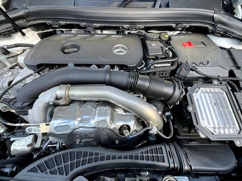 Used 2025 Mercedes-Benz GLA 250 4MATIC image 9