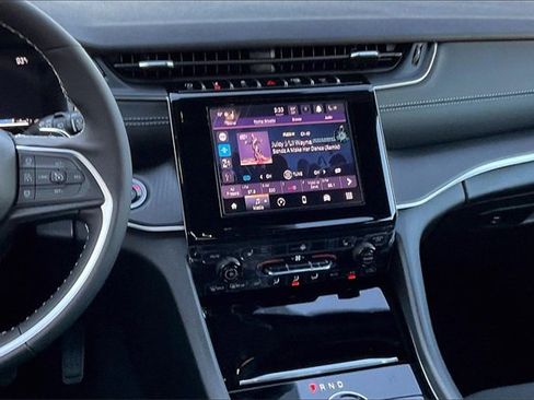 New 2025 Jeep Grand Cherokee L Laredo w/ Luxury Tech Group I image 5