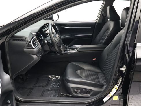 Certified 2018 Toyota Camry SE FWD image 14