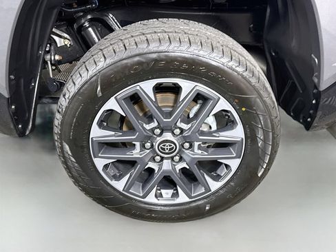 Used 2023 Toyota Tundra Limited AWD/4WD image 33