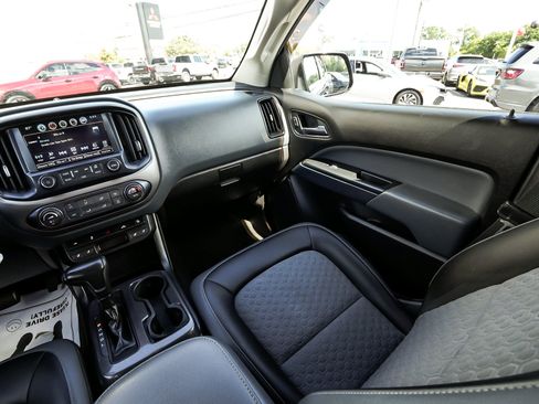 Used 2018 Chevrolet Colorado Z71 w/ Centennial Edition AWD/4WD image 42