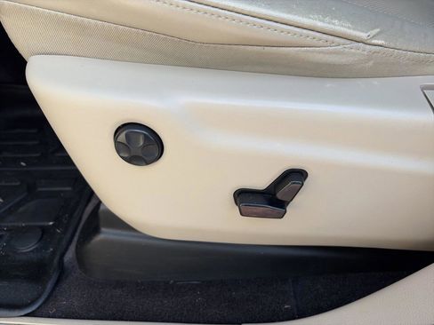 Used 2016 Jeep Grand Cherokee Limited w/ Luxury Group II image 15