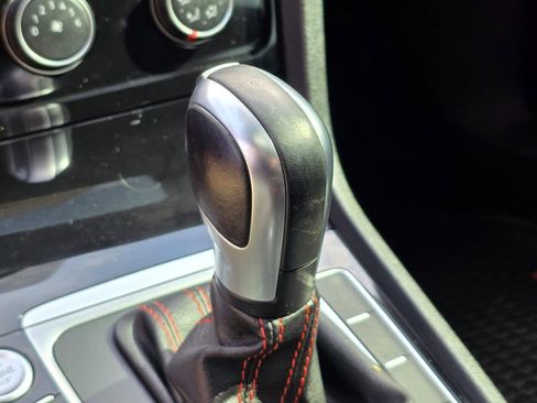 Used 2021 Volkswagen GTI SE image 38