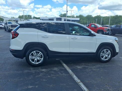 Used 2023 GMC Terrain SLE FWD image 8