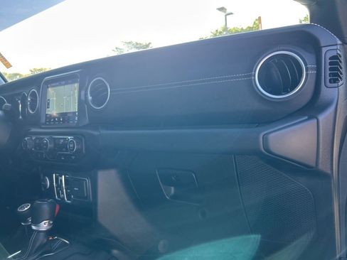 Certified 2022 Jeep Gladiator Overland w/ Popular Equipment Package image 25