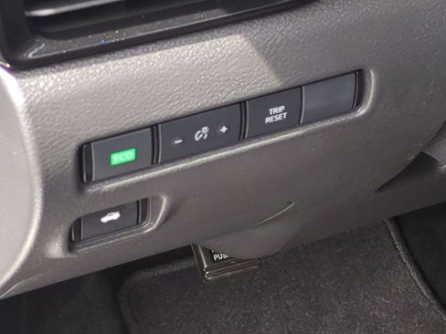 Certified 2023 Nissan Sentra SV image 14