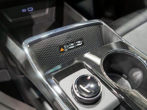 New 2026 Chevrolet Equinox RS w/ Convenience Package III AWD/4WD image 23