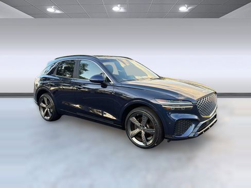 Used 2022 Genesis GV70 3.5T Sport w/ Sport Prestige Package AWD/4WD image 7