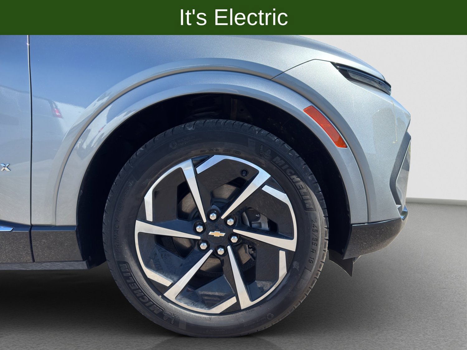 Certified 2024 Chevrolet Equinox EV LT FWD image 21