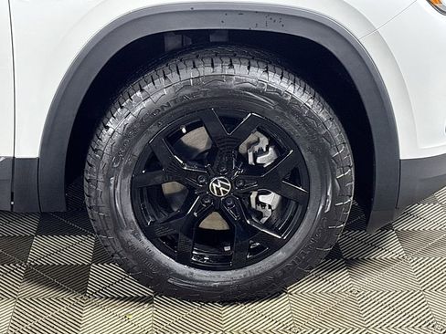 New 2026 Volkswagen Atlas Peak Edition image 23