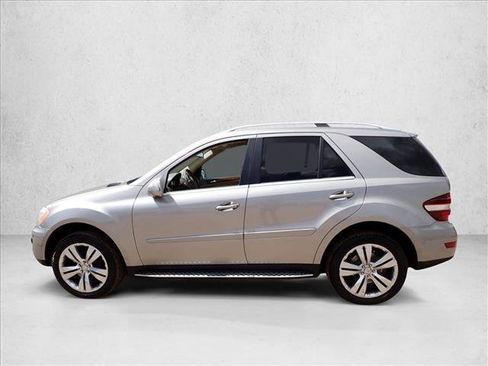 Used 2009 Mercedes-Benz ML 350 4MATIC image 2