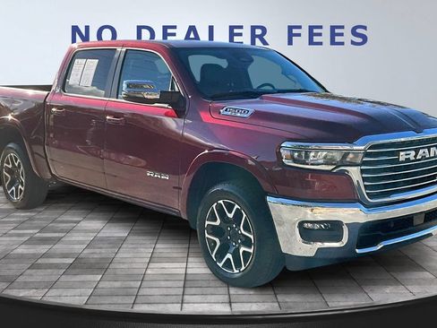 Used 2025 RAM 1500 Laramie AWD/4WD image 3