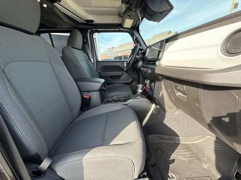 New 2026 Jeep Gladiator Sport AWD/4WD image 40