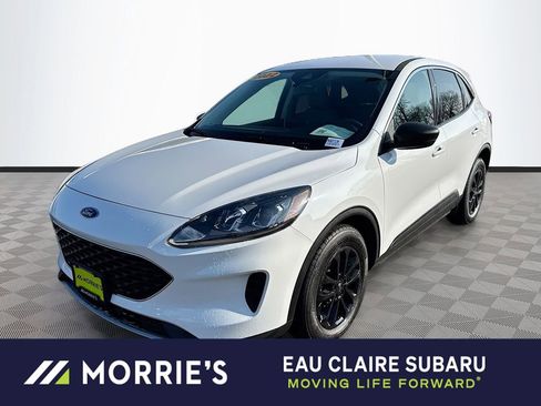 Used 2022 Ford Escape SE image 1