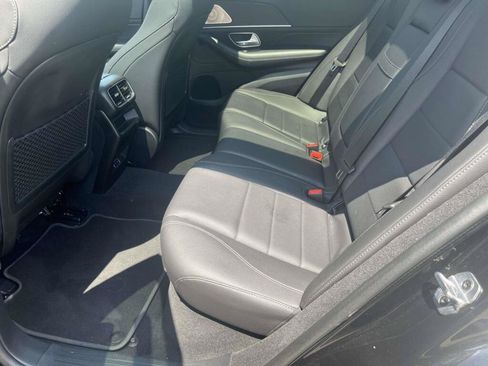 Used 2025 Mercedes-Benz GLE 350 4MATIC w/ AMG Line Exterior image 18