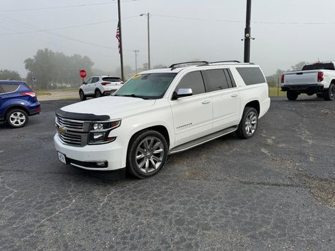 Used 2015 Chevrolet Suburban LTZ image 2