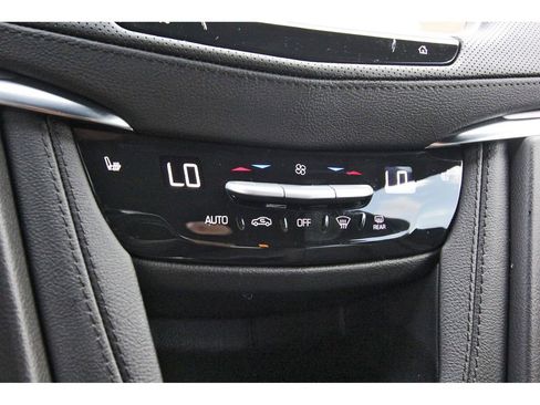 Certified 2025 Cadillac XT5 Luxury image 24