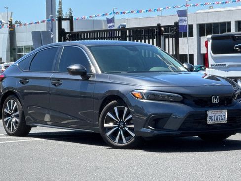 Used 2024 Honda Civic EX-L image 2