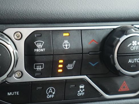 Used 2025 Jeep Gladiator Rubicon AWD/4WD image 3