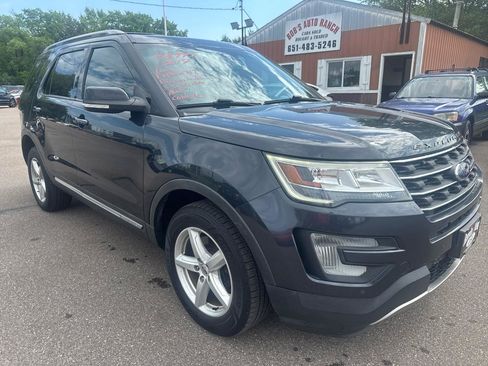 Used 2017 Ford Explorer XLT w/ Equipment Group 202A AWD/4WD image 3