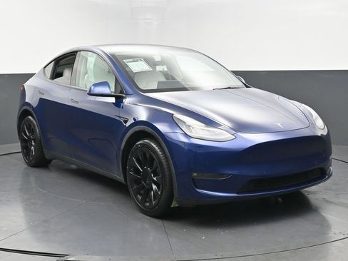 Used 2021 Tesla Model Y Long Range image 2