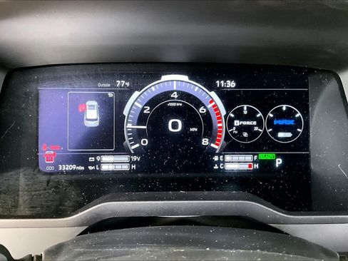 Used 2024 Toyota Sequoia Platinum AWD/4WD image 23