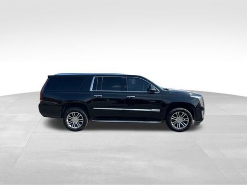 Used 2019 Cadillac Escalade ESV image 6