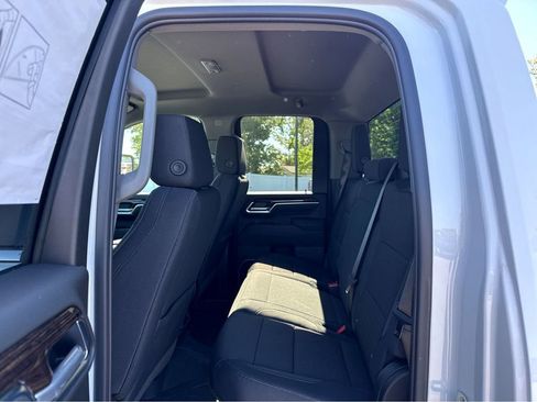 New 2026 GMC Sierra 2500 SLE AWD/4WD image 7