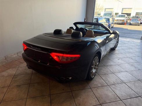 Used 2010 Maserati GranTurismo Convertible image 26