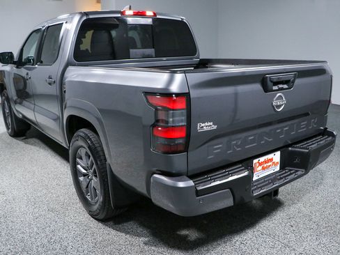 Used 2025 Nissan Frontier SV w/ SV Convenience Package RWD image 9