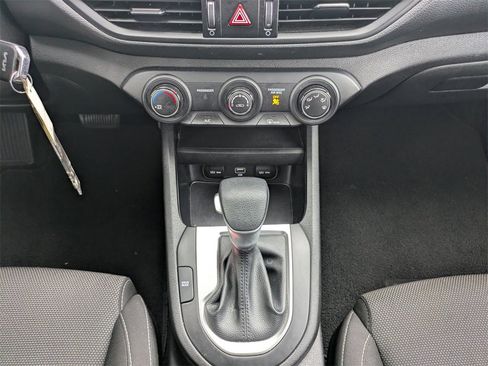Used 2023 Kia Forte LXS w/ LXS Technology Package image 18