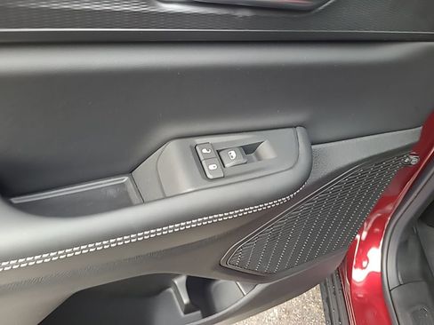 New 2025 Jeep Grand Cherokee Altitude AWD/4WD image 21