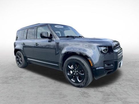 Used 2023 Land Rover Defender 110 X-Dynamic SE image 3