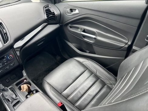 Used 2017 Ford Escape Titanium image 15