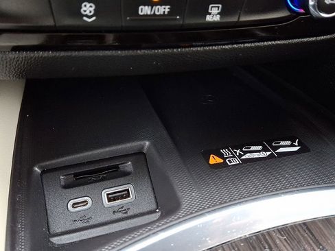 Certified 2023 Buick Enclave Essence FWD image 26
