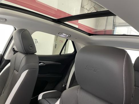 New 2025 Buick Envision Sport Touring image 16