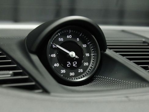 Used 2025 Porsche Panamera 4 image 37