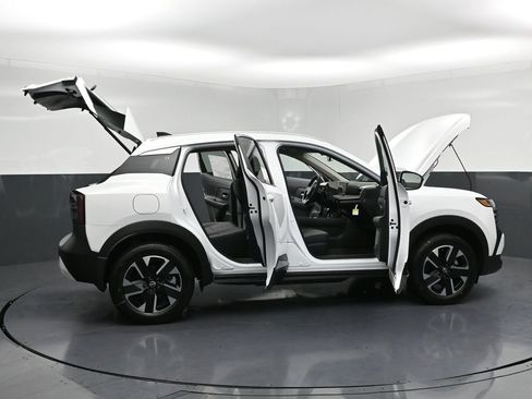 New 2026 Nissan Kicks SV w/ SV Premium Package AWD/4WD image 34