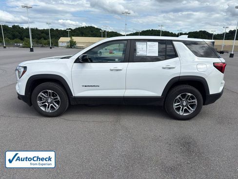 Used 2025 GMC Terrain Elevation AWD/4WD image 2