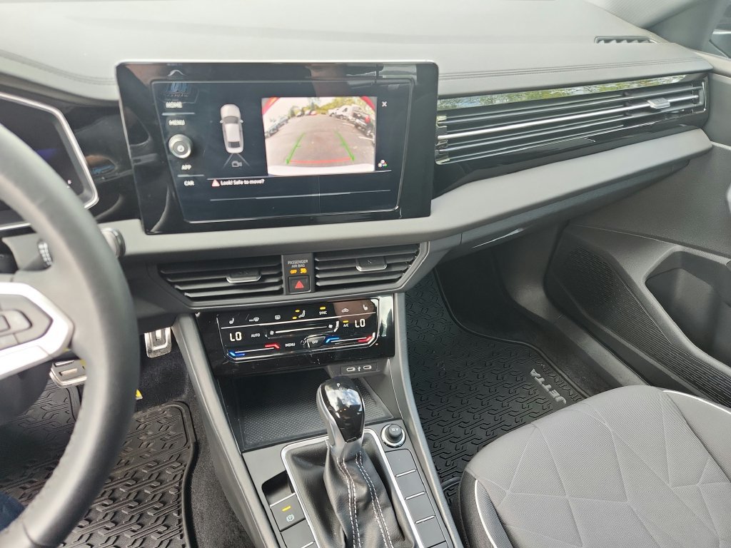 Certified 2025 Volkswagen Jetta Sport FWD image 17