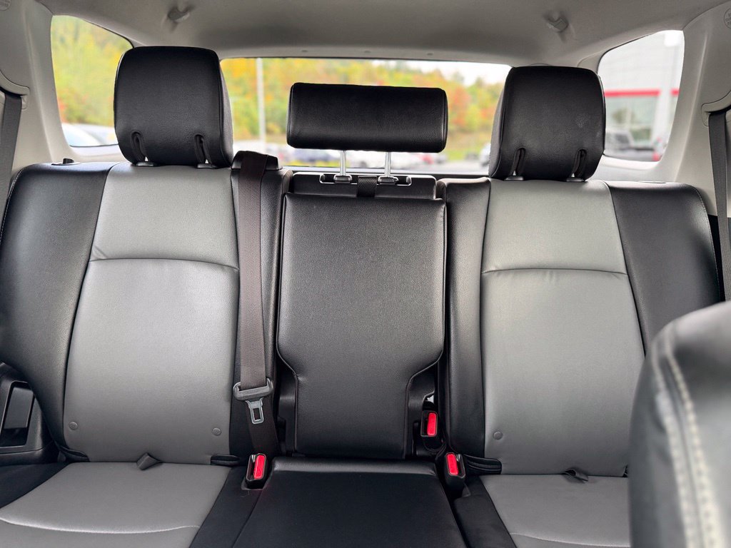 Used 2024 Toyota 4Runner SR5 Premium w/ Moonroof Package AWD/4WD image 29