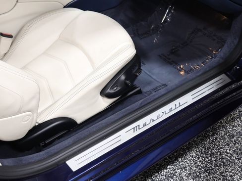 Used 2014 Maserati GranTurismo Sport RWD image 44