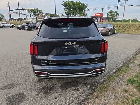 Used 2023 Kia Sorento EX AWD/4WD image 6