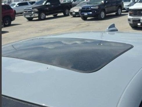 Used 2022 Dodge Charger R/T w/ Plus Group RWD image 4