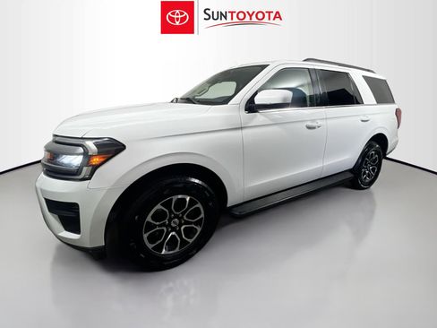 Used 2024 Ford Expedition XLT RWD image 9