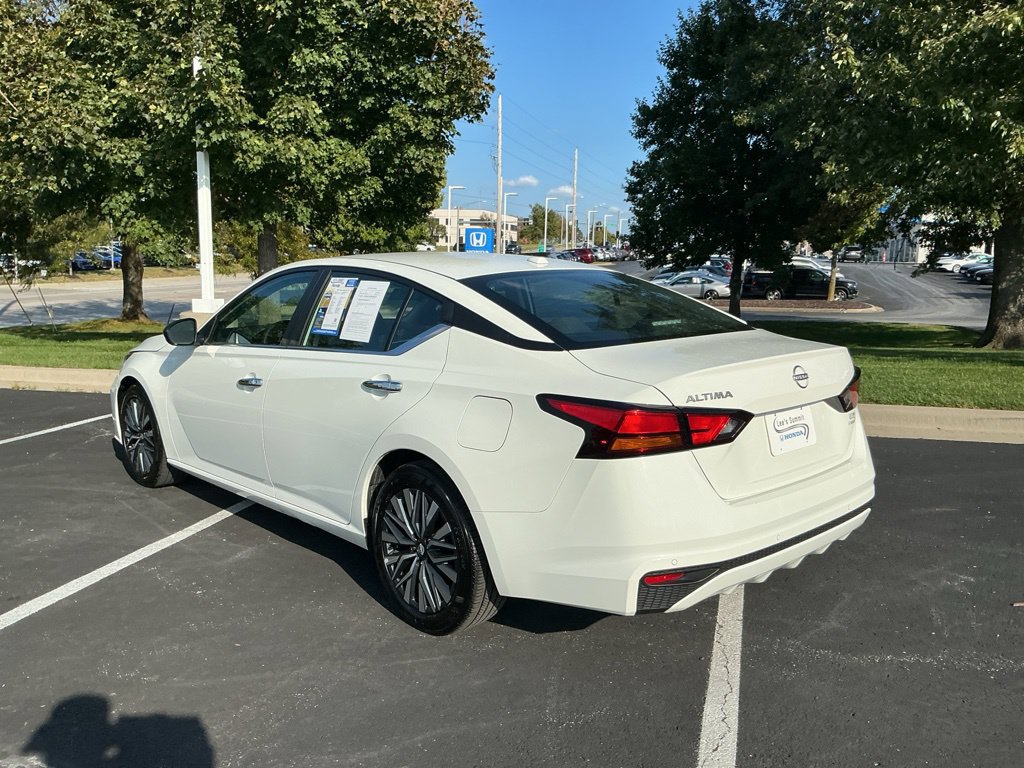 Used 2025 Nissan Altima 2.5 SV FWD image 7
