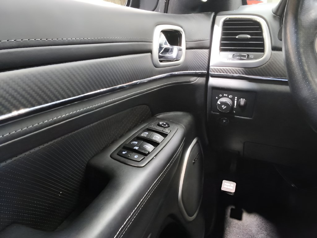 Used 2021 Jeep Grand Cherokee SRT AWD/4WD image 36