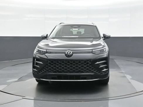 New 2026 Volkswagen Tiguan SE R-Line AWD/4WD image 2