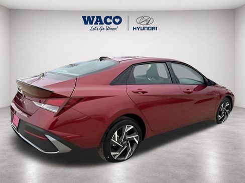 Used 2025 Hyundai Elantra Sport FWD image 13